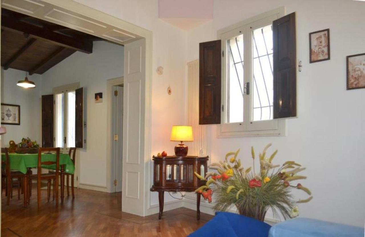 Casa Vacanze Ayroldi Лече Екстериор снимка